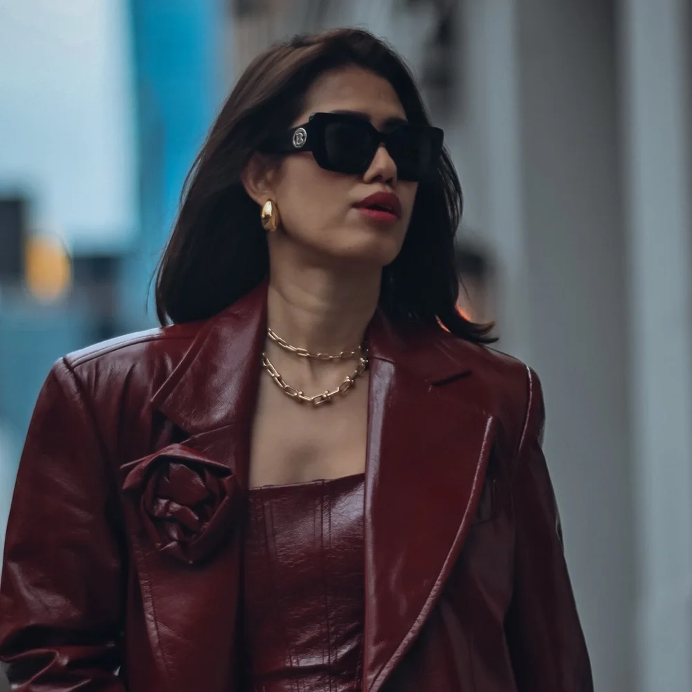 Burberry Black Cat-Eye Sunglasses with Brown Case